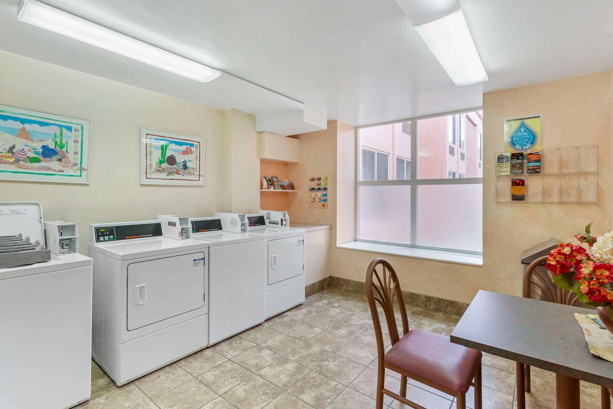 Quality Suites Moab Near Arches National Park Exteriör bild